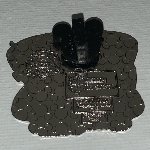 Disney Pixar Cars - Cute Fillmore Collectible Pin - Picture 6 of 6